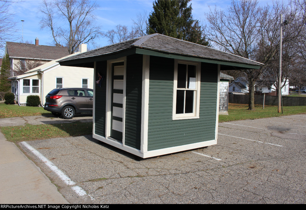 MURR Backus Crossing Waiting Shelter